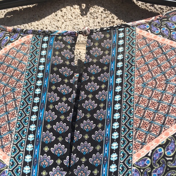 Rose + Olive Blouse Women’s 2X Floral 3/4 Sleeve Pink Blue Multi Pattern Hi Low - Picture 10 of 12